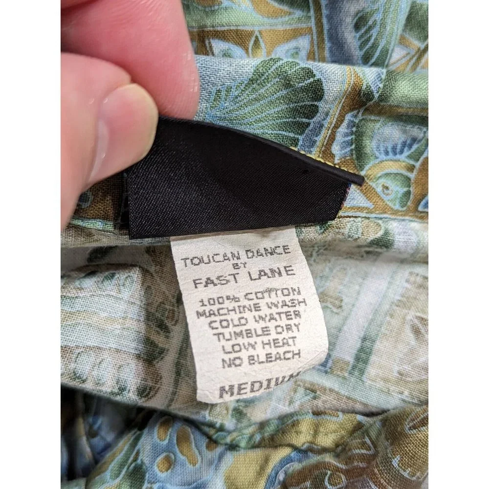 Vintage 90s Toucan Dance Hawaiian Button Shirt Mens Size Medium Colorful Outdoor